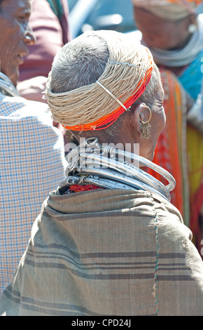 Bonda, Rayagader tribeswoman portant châle, Orissa, Inde Banque D'Images