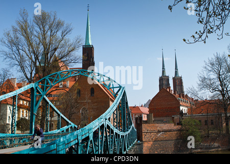 Pont Tumski, La Cathédrale de Saint Jean Baptiste et l'église de la Sainte Croix sur Ostrow Tumski Island dans la région de Wroclaw, Pologne. Banque D'Images