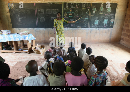 L'école primaire en Afrique, Hevie, Bénin, Afrique de l'Ouest, l'Afrique Banque D'Images