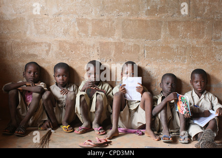 L'école primaire en Afrique, Hevie, Bénin, Afrique de l'Ouest, l'Afrique Banque D'Images