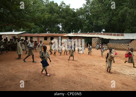 L'école primaire en Afrique, Hevie, Bénin, Afrique de l'Ouest, l'Afrique Banque D'Images