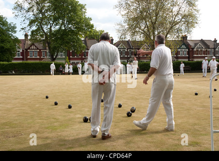 Equipes de joueurs jouant Lawn Bowls à east ham bowls club Londres e6 Banque D'Images