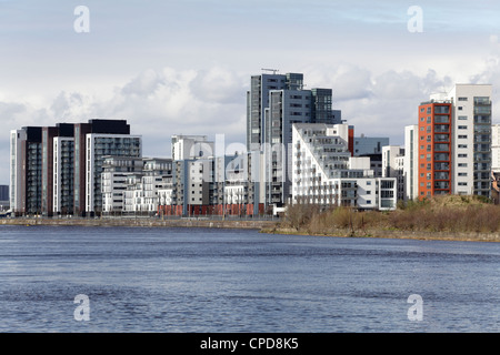 Glasgow Harbour s'étend sur la rive nord de la rivière Clyde, Glasgow, Écosse, Royaume-Uni Banque D'Images