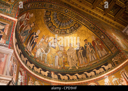 Douzième siècle mosaïque byzantine dans l'abside de Santa Maria in Trastevere. Première église dédiée à la Vierge Marie à Rome. Banque D'Images