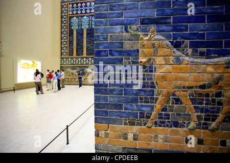 Détail de la porte d'Ishtar, Musée de Pergame, Berlin, Germany, Europe Banque D'Images