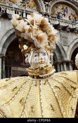 Masque en costume au Carnaval 2012, Venise, Vénétie, Italie, Europe Banque D'Images