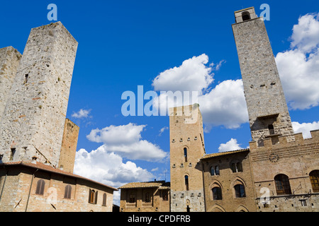 Dans les tours de San Gimignano, UNESCO World Heritage Site, Toscane, Italie, Europe Banque D'Images