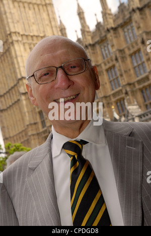 Le député Gerald Kaufman du travail à la Maison du Parlement, Westminster, London, UK. Banque D'Images