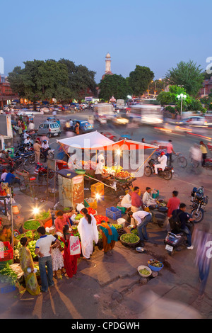 La congestion du trafic et la vie de la rue dans la ville de Jaipur, Rajasthan, Inde, Asie Banque D'Images