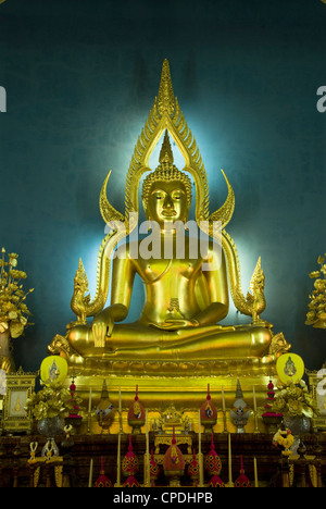 Statue du Bouddha assis, Wat Benchamabophit (Temple de marbre), Bangkok, Thaïlande, Asie du Sud-Est, Asie Banque D'Images