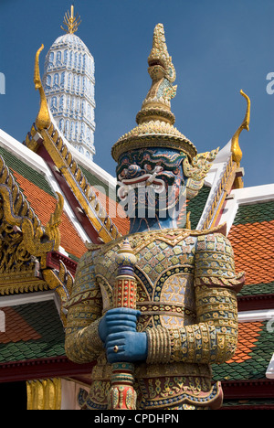 Statue de démon gardien, Wat Phra Kaeo Complex (complexe du Grand Palais), Bangkok, Thaïlande, Asie du Sud-Est, Asie Banque D'Images