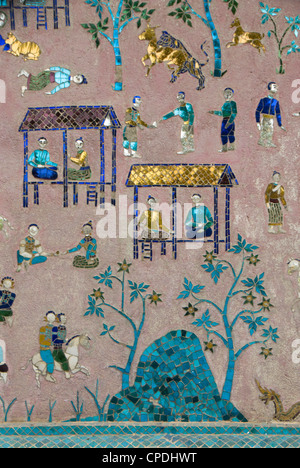 Mosaïques miroir, Bouddha couché de culte (chapelle rouge), le Wat Xieng Thong, Luang Prabang, Laos, Indochine, Asie du Sud-Est, l'Asie Banque D'Images