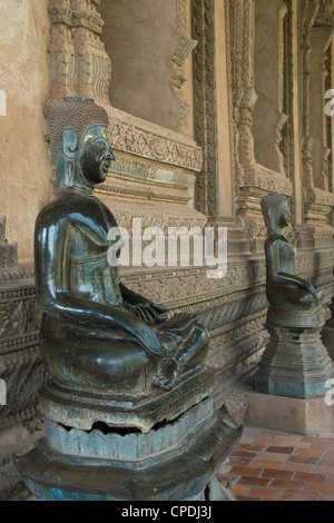 Des statues du Bouddha, Haw Phra Kaew (Ho Phra Keo), Vientiane, Laos, Indochine, Asie du Sud-Est, l'Asie Banque D'Images