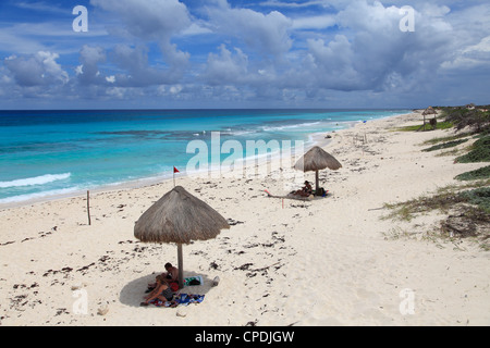 Plage publique sur la côte est, l'île de Cozumel (Isla de Cozumel), Quintana Roo, Mexique, Caraïbes, Amérique du Nord Banque D'Images