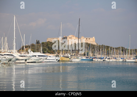 Fort Carre, Port Vauban, Antibes, Côte d'Azur, French Riviera, Provence, France, Europe, Méditerranée Banque D'Images