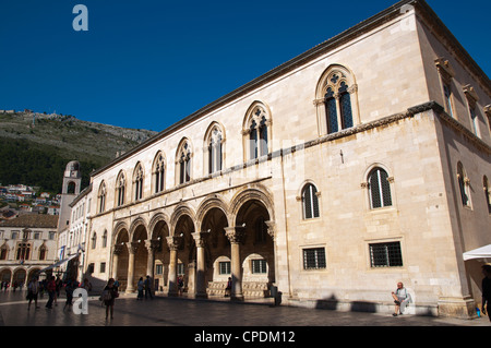 Kvezev dvor le palais du recteur en Grad la vieille ville La ville de Dubrovnik Dalmatie Croatie Europe Banque D'Images