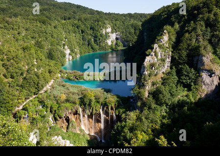 Le parc national des Lacs de Plitvice, classé au Patrimoine Mondial de l'UNESCO, la Croatie, l'Europe