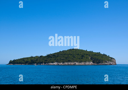 L'île de Lokrum en face de la ville de Dubrovnik Istrie Croatie Europe Banque D'Images