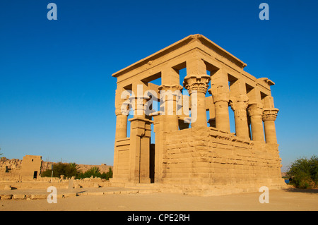 Temple de Philae, Site du patrimoine mondial de l'UNESCO, l'Île Agilkia, vallée du Nil, de la Nubie, Egypte, Afrique du Nord, Afrique Banque D'Images