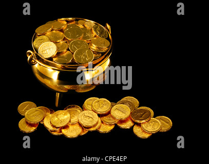 Pot de pièces d'Or un symbole de la chance des Irlandais ou St Patrick's Day Banque D'Images
