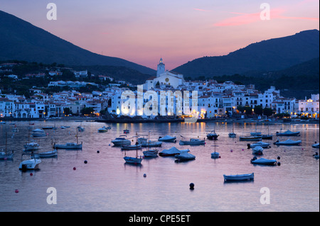 Harbour au crépuscule, Cadaques, Costa Brava, Catalogne, Espagne, Europe, Méditerranée Banque D'Images