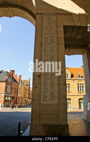 La Porte de Menin mémorial aux disparus britanniques est une guerre mondiale 1 memorial, sur l'Est de la sortie de la ville d'Ypres, Belgique Banque D'Images