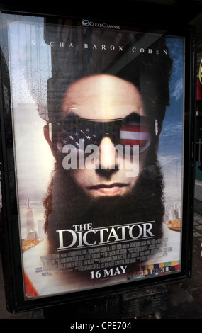 Publicité pour le film britannique The Dictator avec Sacha Baron Cohen Londres Angleterre Mai 2012 Banque D'Images