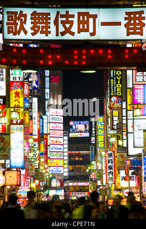 Enseignes au néon, Kabukicho, Shinjuku, Tokyo, Japon, Asie Banque D'Images