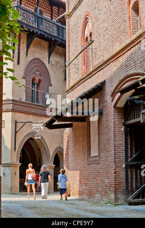 Europe Italie Piémont Turin Valentino Village 'médiévale' Banque D'Images