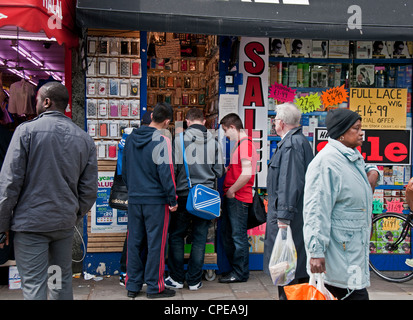 Bargain Shop vente de téléphones mobiles dans le sud de Londres, Lewisham Banque D'Images