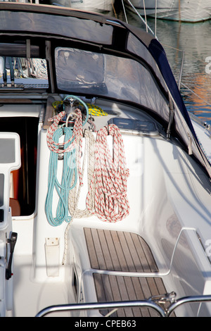 Les treuils et bateau voilier cordes détail navigation Banque D'Images