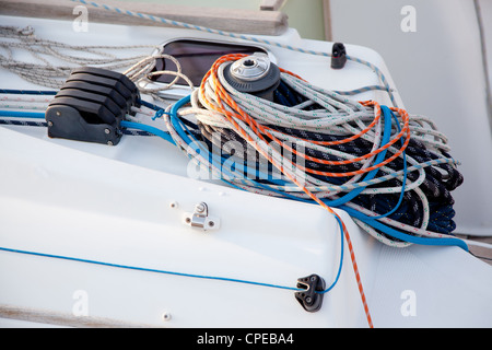 Les treuils et bateau voilier cordes détail navigation Banque D'Images