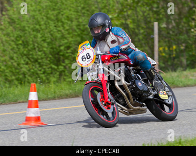 MUTSCHELLEN, SUISSE - 29 avril : Vintage moto Honda Egli EVH R 555 de 1974 sur l'affichage à Grand Prix à Mutschellen, SUI Banque D'Images