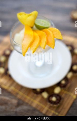 Dessert à la Mangue Guludo Beach Lodge dans le Parc National des Quirimbas au nord du Mozambique. Banque D'Images