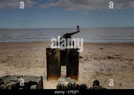 Scène de plage anglaise déserte la plage Cleethorpes Côte Est de l'Angleterre Tourist Resort Banque D'Images