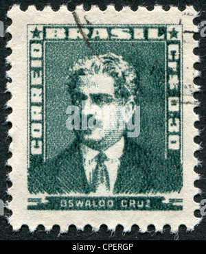 Brésil - circa 1954 : timbres-poste imprimés en Brésil, représenté, Oswaldo Cruz vers 1954 Banque D'Images