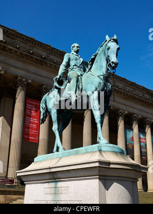 Statue de Prince Albert à St George's Hall à Liverpool UK Banque D'Images