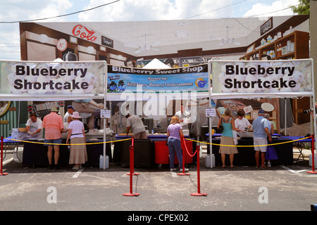 Florida Hernando County,Brooksville,Florida Blueberry Festival,événement,Broad Street,shortcake,collecteur de fonds,clients,les visiteurs Voyage tournée touris Banque D'Images