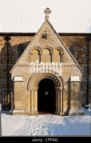 Le porche d'entrée de l'église Saint-Laurent, le château de Castle Rising, King's Lynn, Norfolk, UK Banque D'Images