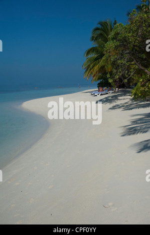 Sur la plage sud de l'Atoll d'Ari, Maldives Banque D'Images