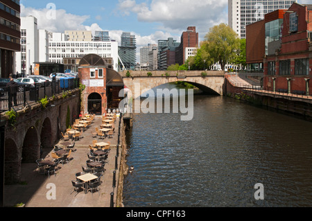 Le Mark Addy pub, par la rivière Irwell, Salford, Manchester, Angleterre, RU Banque D'Images