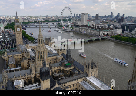 Vue sur le London Eye et la Tamise à partir de la Tour Victoria, chambres du Parlement, le Palais de Westminster, Londres, Angleterre Banque D'Images