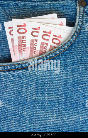 L'argent, des billets en euros en poches Banque D'Images