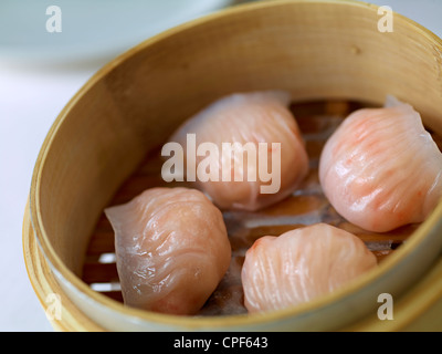 Har Gow, ou les crevettes dumpling, un des plats les plus populaires en chinois Dim Sum. Banque D'Images