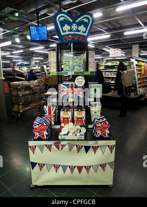2012 Marks and Spencer du Jubilé de diamant de la Reine et l'affichage des Jeux Olympiques Londres Angleterre Royaume-uni Banque D'Images