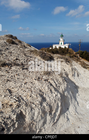 Phare à Kavos Akrotiri, Santorini, Cyclades, Grèce Banque D'Images