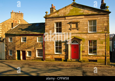 Vieux chalets et ancien dispensaire de Castle Hill Lancaster Lancashire England Banque D'Images