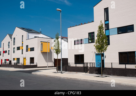 L'primé 'Infusion' développement de l'habitation, un mélange de nouvelle construction et rénové la propriété mitoyenne, Bowes salon Moss Side. Banque D'Images