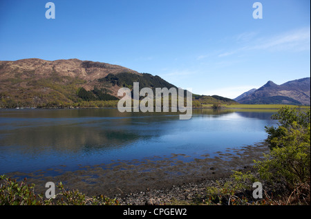 Le Loch Leven Loch de mer à l'est à l'intérieur vers le pap of glencoe dans les highlands scotland uk Banque D'Images