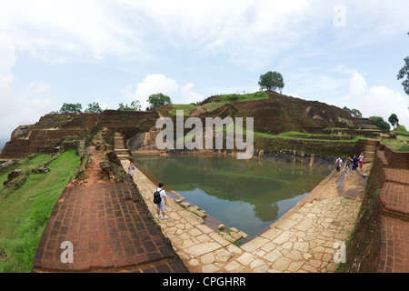 Bassin de baignade royale, sommet de la forteresse de Sigiriya Lion Rock Site du patrimoine mondial de l'Sri Lanka Banque D'Images